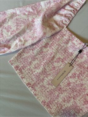 BCBGeneration Pink and White Textured Top